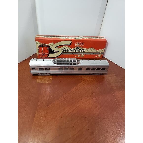 Globe Models Streamliner Coach Santa Fe Ho Scale Decorated Kit Assembled - Picture 4 of 6